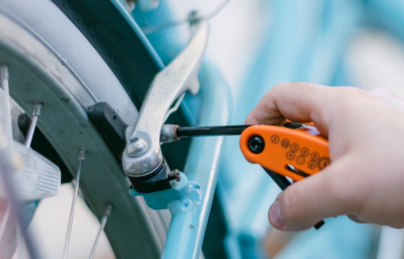 Expert bike mechanics